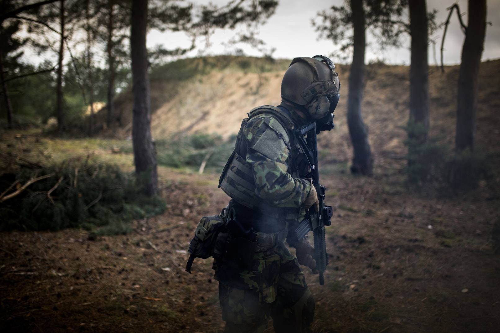 Військове застосування протигазів: Як вони захищають війська від хімічних атак